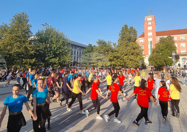 Плевен - „Заедно за един милион хороводни стъпки“ - северняшки хора