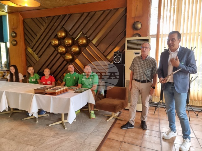 Разград - благодарствени плакети - лекоатлети