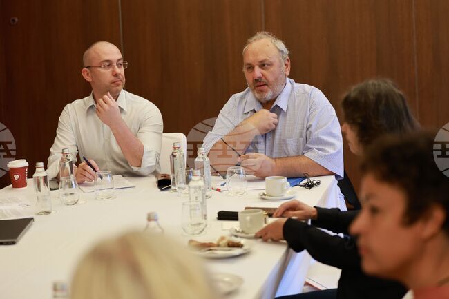 Институт за енергиен мениджмънт - дискусия