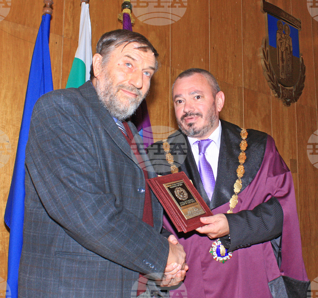 Проф. Анчо Калоянов - фолклорист и писател