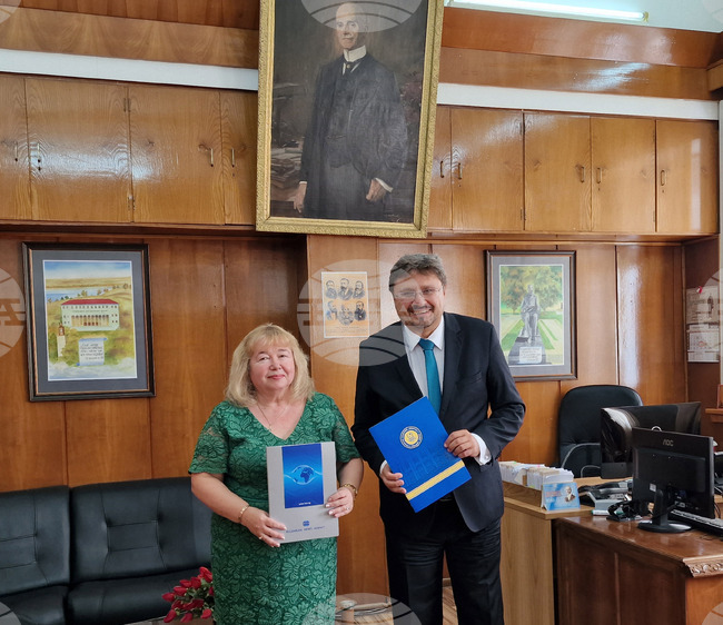 Свищов - БТА - Стопанска академия „Димитър А. Ценов“ договор - подписване