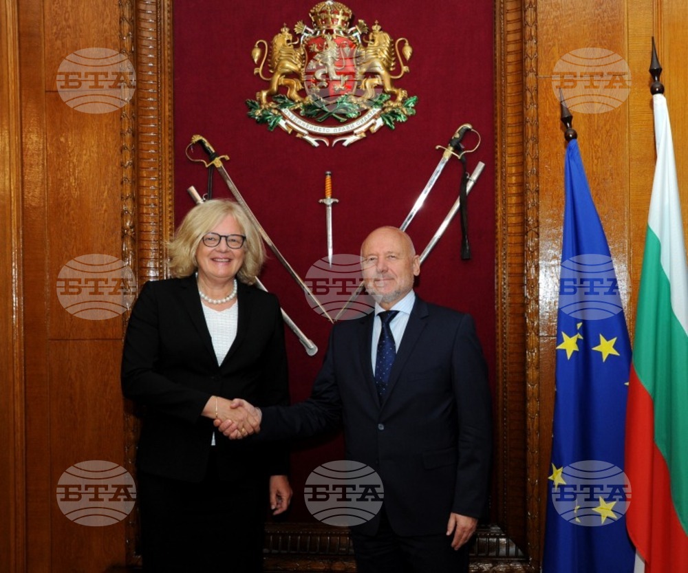 Bulgarian Defence Minister, Austrian Ambassador Discuss Bilateral Security Relations
