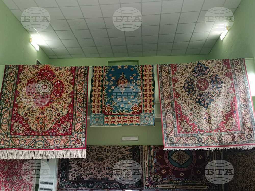 Село Медвен - изложба на килими