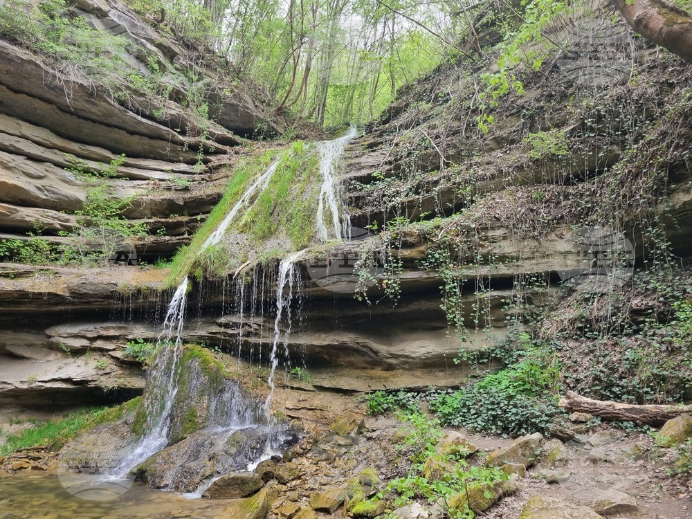 Село Иванча - водопад - природна забележителност