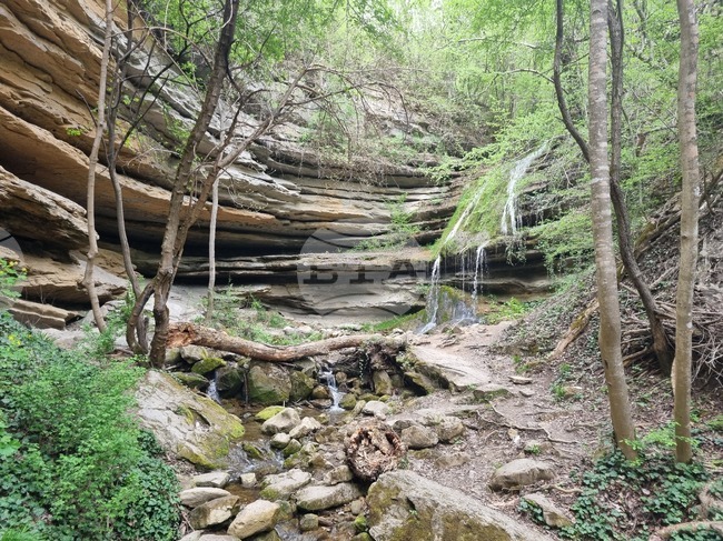 Село Иванча - водопад - природна забележителност
