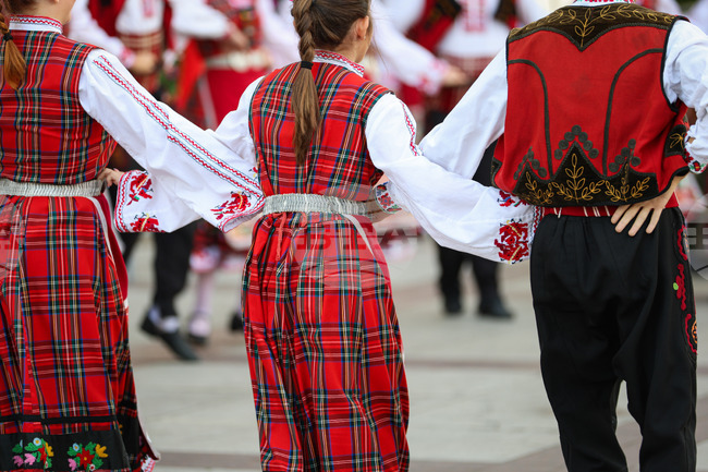 Ново българско културно и танцово дружество „Канатица“ беше регистрирано в Инландет, Норвегия