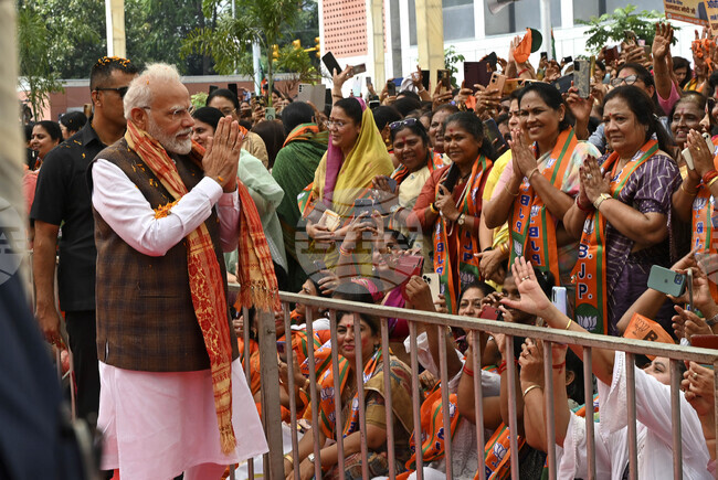 ПТИ: Индийският премиер призова опозицията да не политизира законодателните инициативи за въвеждане на квоти за жени в парламента 