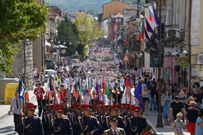 Велико Търново - 115 години от провъзгласяването на Независимостта на България - шествие