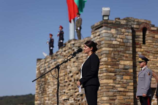 Народно събрание: Нека помним, че България няма как да е независима, ако е разединена, заяви заместник-председателят на парламента Росица Кирова по повод 115-ата годишнина от обявяването на Независимостта