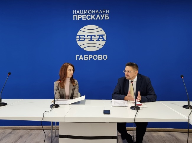 Подписване на споразумение между БТА и Национална Априловска гимназия