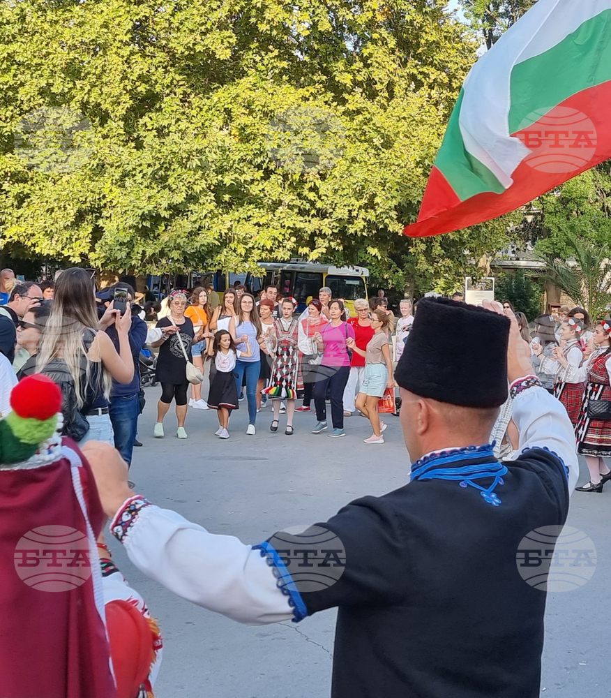 С шествие и общоградско хоро варненци почетоха Независимостта на България