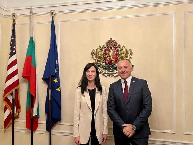 МВнР: Мария Габриел отбеляза Деня на независимостта заедно с българската общност в Ню Йорк