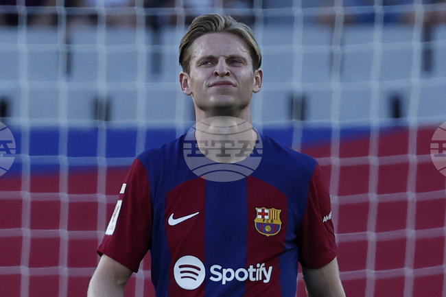 Френки де Йонг е постигнал споразумение с Барселона за удължаването на договора си