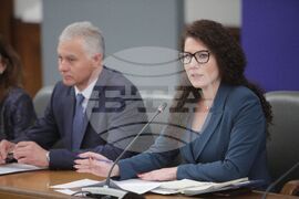 Министерски съвет - Калина Константинова - пресконференция
