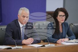 Министерски съвет - Калина Константинова - пресконференция