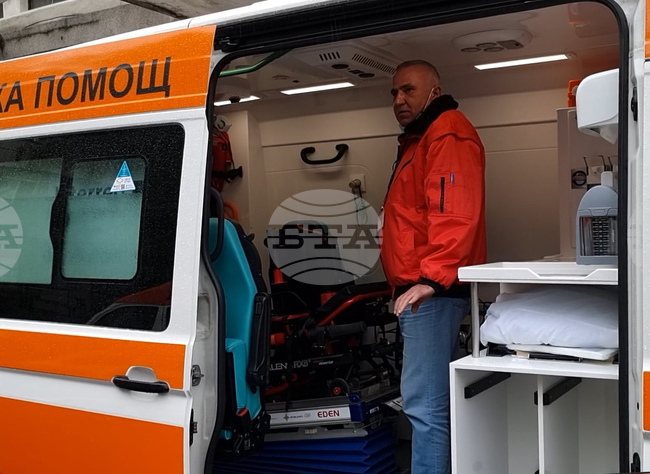 Мъж на 50 години е настанен в болница след междусъседски скандал, прераснал в сбиване в Казанлък