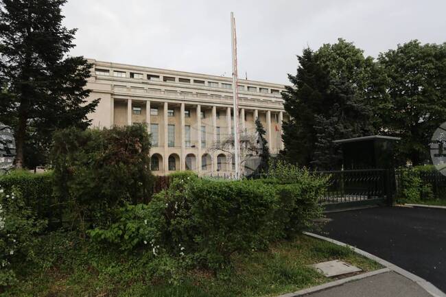 Румънските социалдемократи, либералите и партията на етническите унгарци обявиха, че са договорили план за управление 