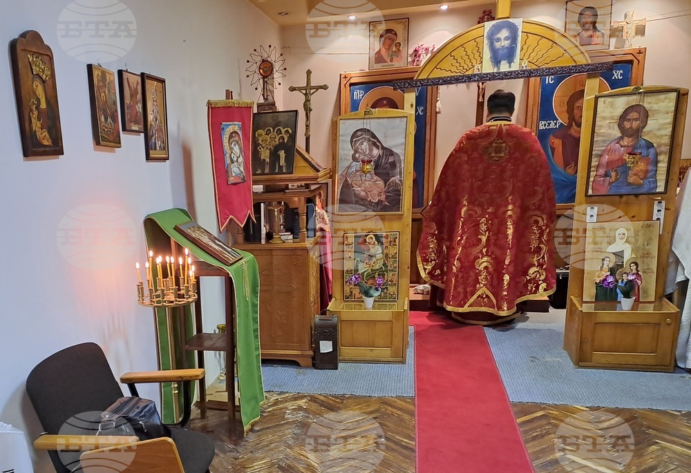 Св. Литургия в българската църква „Св. Седмочисленици“ в Загреб по повод първа Неделя след Неделя подир Въздвижение