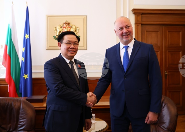 Народно събрание - Росен Желязков - Въонг Дин Хюе - среща