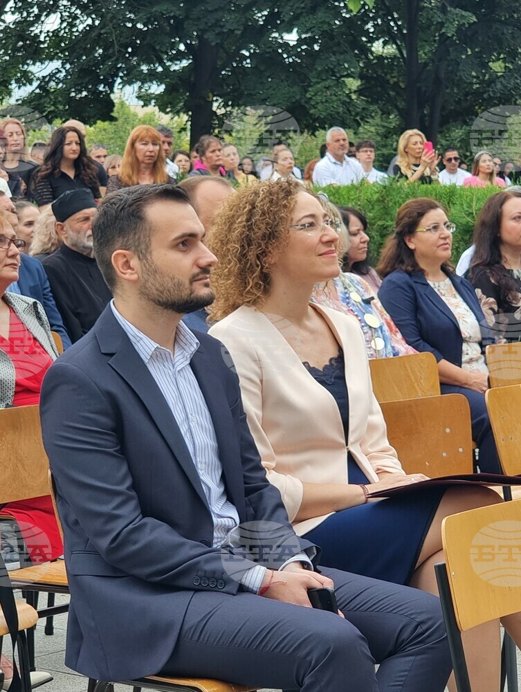 Low Level of Digital Competences Remains Challenge in Bulgaria, Labour Minister Shalapatova Says