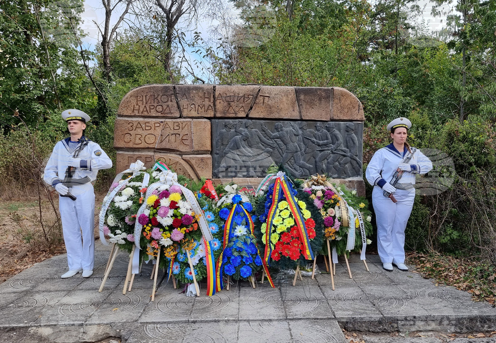 Кметът на Добрич: Ние, които имаме шанса днес да живеем в мир, не трябва да забравяме саможертвата на българските герои