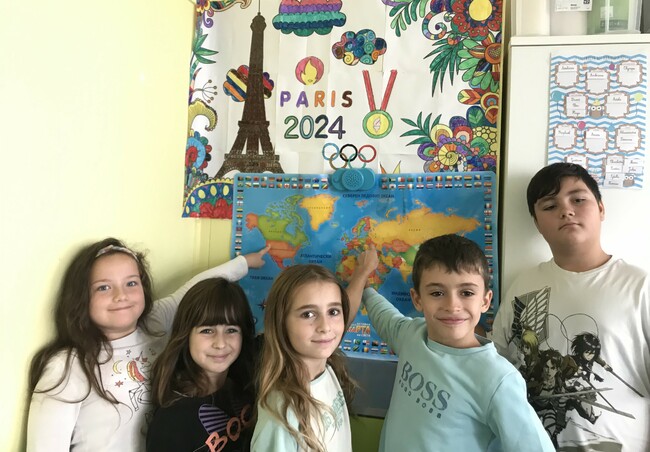 С „околосветско пътешествие“ децата от Българско училище „Родна реч омайна“ в Париж посрещнаха новата учебна година