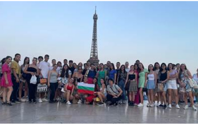 Община Ловеч: Франция, здравей! - казват ученици от Езиковата в Ловеч