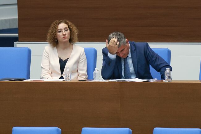 След като приключи изграждането на пътя Мездра-Ботевград, обходните маршрути също ще бъдат ремонтирани, обеща Андрей Цеков
