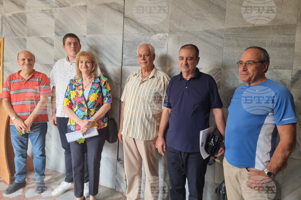 В листата на местната коалиция „БСП за България“ в Разград са включени хора, които знаят как се решават проблемите на местното самоуправление, според водача на листата за общински съветници