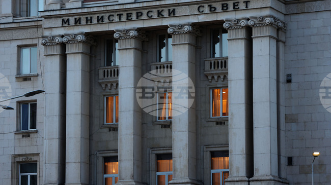 Обезщетението за отглеждане на дете до 2 години се повишава на 460 евро