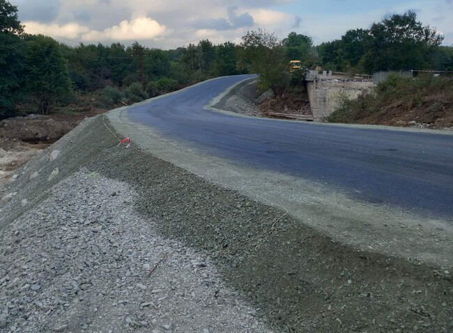 АПИ: Изграден е обходен път при разрушения от наводненията мост на път III-9901 Царево – Ахтопол