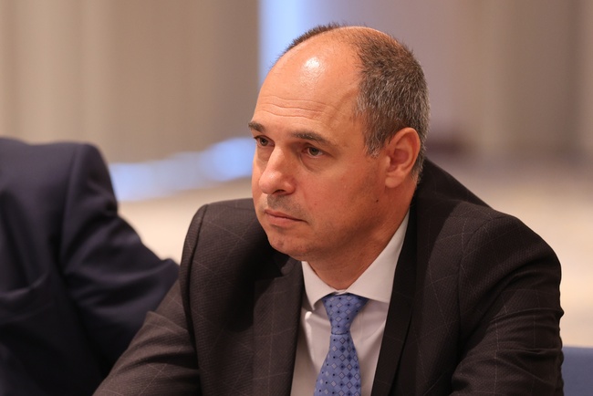 За две години близо 2000 мегавата ще са присъединените нови ВЕИ мощности, каза изпълнителният директор на ЕСО Ангелин Цачев