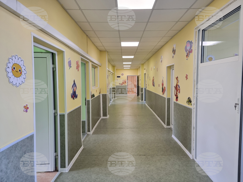 Пет от децата, получили хранително натравяне в село Розино, са настанени в Клиниката по инфекциозни болести в Пловдив