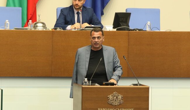 Иван Ченчев: Служебният кабинет отпуска пари за несъществуващ мост, а кметът на Копривщица сключва договори за него без решение на Общинския съвет