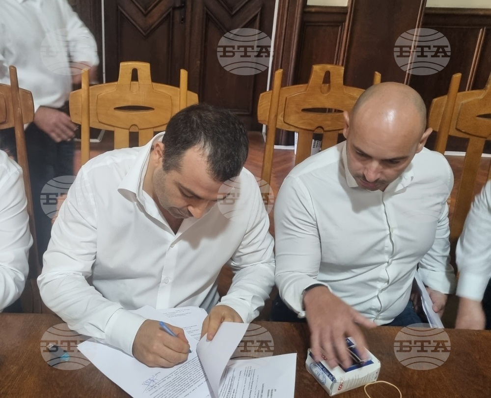 ПП „Средна европейска класа“ регистрира в Общинската избирателна комисия в Бургас листа с 51 кандидати за общински съветници
