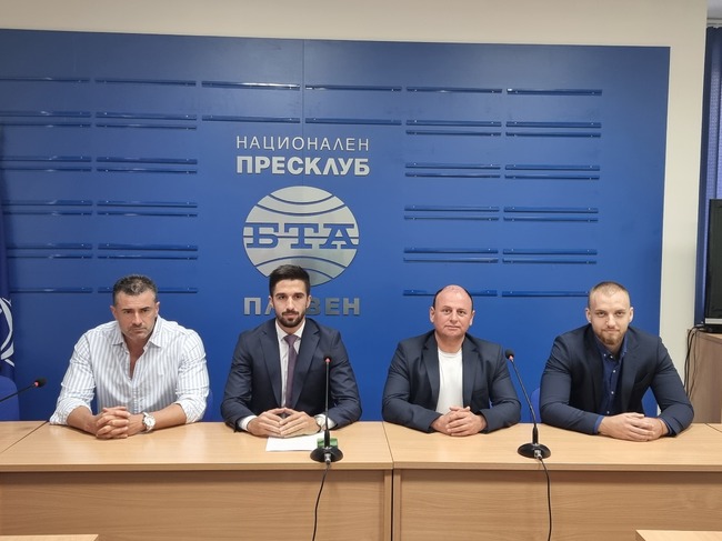 Пресконференция на ПП "КОД" в Плевен и независимия кандидат за кмет Чавдар Попов