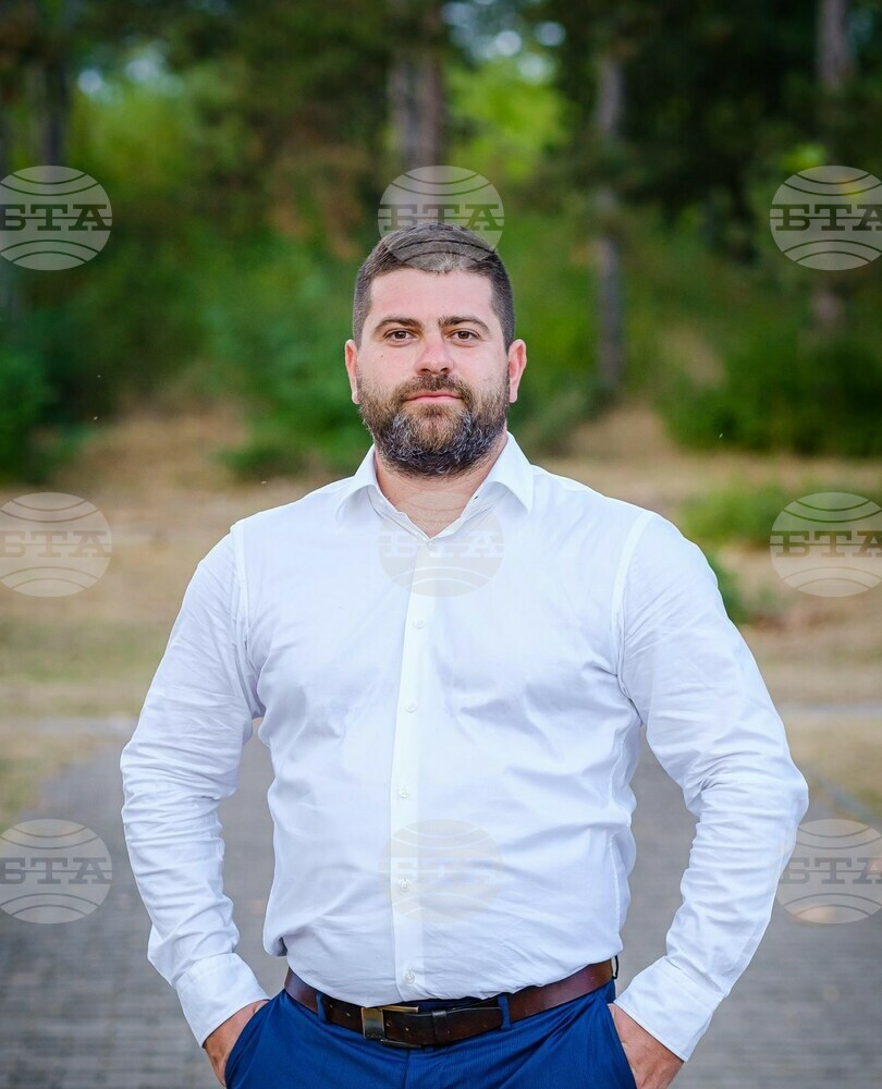 Адвокатът Евгени Господинов е начело на листата с 29 кандидати за общински съветници в Ямбол на „Български възход“