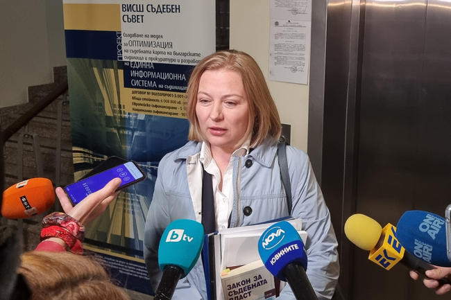 Министър Надежда Йорданова има доказателствени искания по предложението на Янаки Стоилов за предсрочно освобождаване на главния прокурор