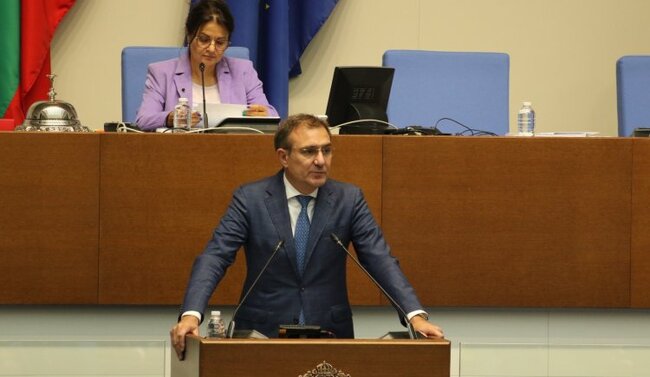 Гуцанов към управляващите: След вас няма да остане и камък върху камък в България 