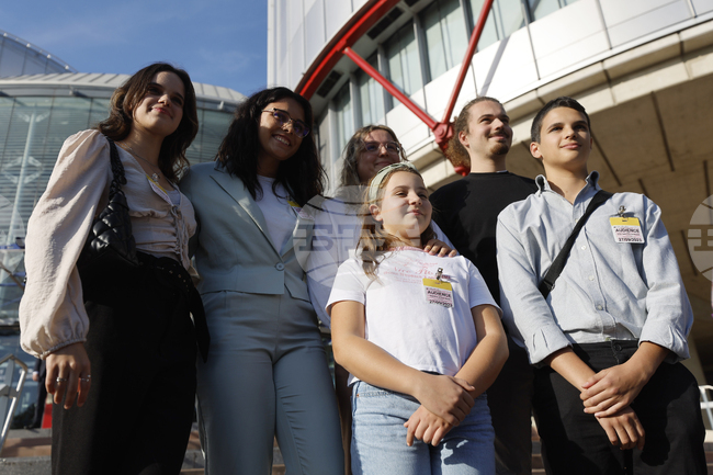 Повишаването на цените и разходите за живот са водеща тревога за младите европейци, показва проучване на Евробарометър 