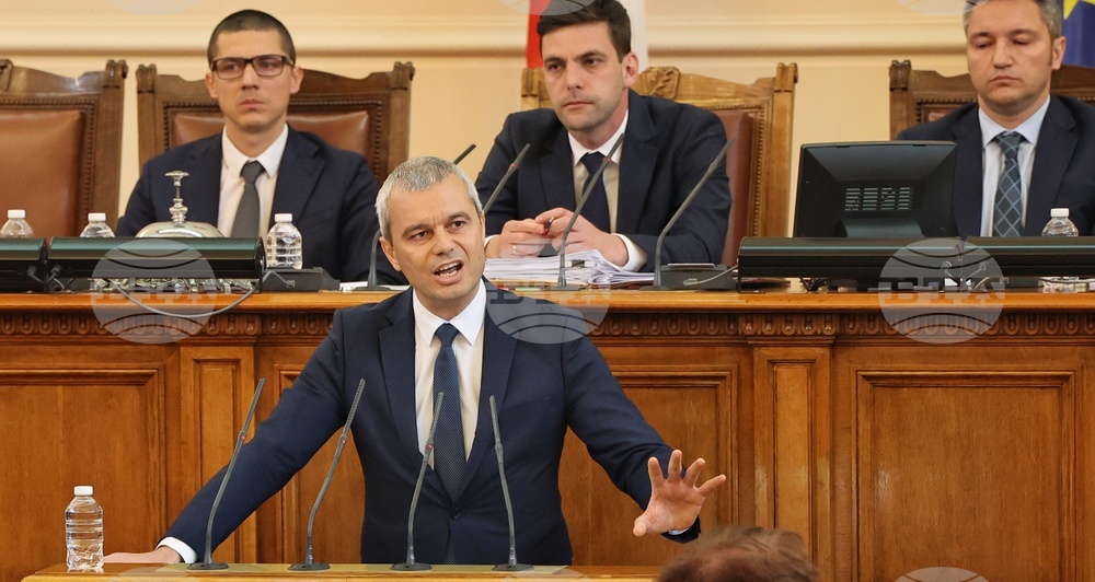 Vazrazhdane Leader: Government Wants War