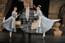 Бургас - „Службогонци“ - опера