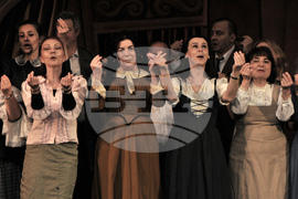 Бургас - „Службогонци“ - опера