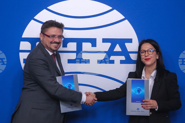 Национален пресклуб на БТА - договор - БТА - АТА - подписване