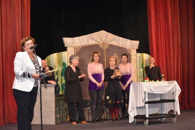 Кметът на Ловеч поздрави кукления театър на Ловчанско читалище по повод навършването на 50 години