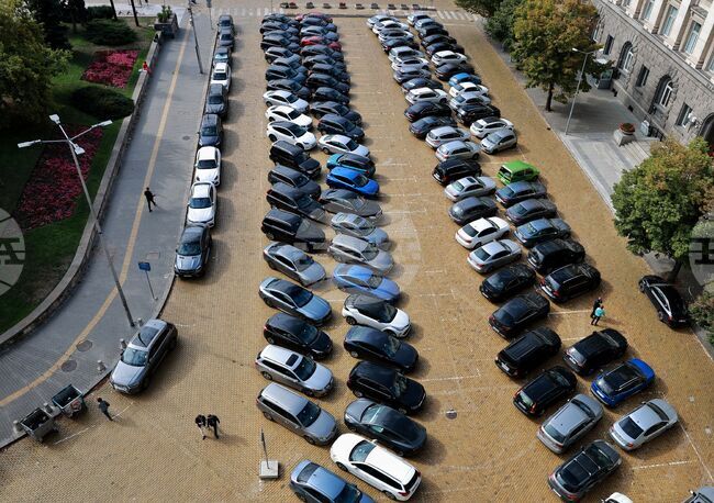 Административен съд - София град определи за нищожно решението на Столичния общински съвет относно зоните за паркиране в София и спря реформата 