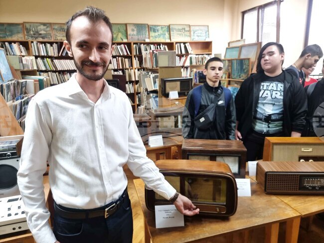 Кърджали - радиоприемници - изложба