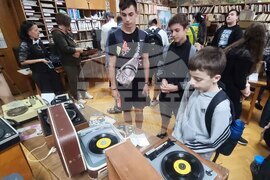 Кърджали - радиоприемници - изложба