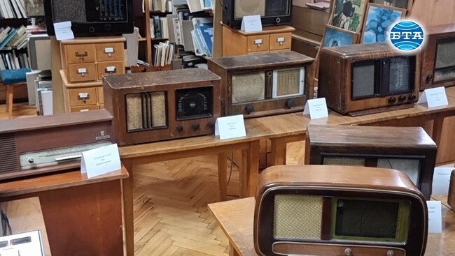 Изложба на ретро радиоприемници и друга аудиотехника от близкото минало бе представена в Кърджали