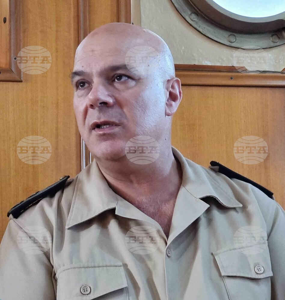 Командирът на ВМС благодари на водолазите, унищожили импровизираното взривно устройство край Тюленово